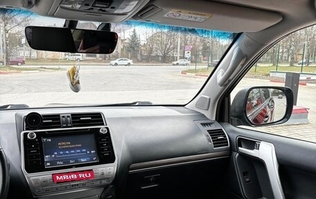 Toyota Land Cruiser Prado 150 рестайлинг 2, 2018 год, 5 000 000 рублей, 11 фотография