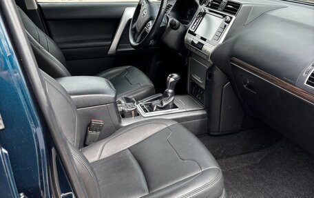 Toyota Land Cruiser Prado 150 рестайлинг 2, 2018 год, 5 000 000 рублей, 17 фотография