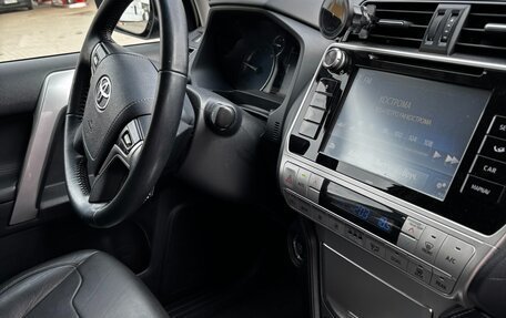 Toyota Land Cruiser Prado 150 рестайлинг 2, 2018 год, 5 000 000 рублей, 19 фотография