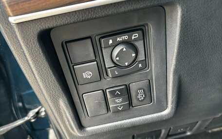 Toyota Land Cruiser Prado 150 рестайлинг 2, 2018 год, 5 000 000 рублей, 23 фотография