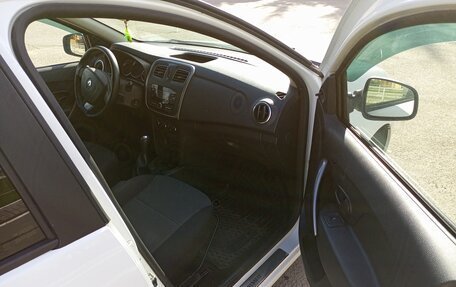 Renault Logan II, 2017 год, 558 000 рублей, 8 фотография