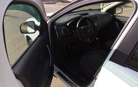 Renault Logan II, 2017 год, 558 000 рублей, 9 фотография