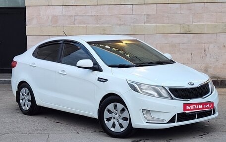 KIA Rio III рестайлинг, 2013 год, 600 000 рублей, 1 фотография