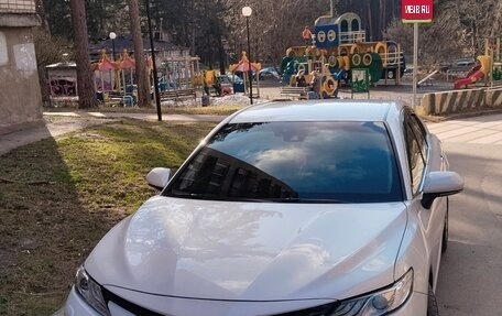 Toyota Camry, 2019 год, 3 300 000 рублей, 1 фотография