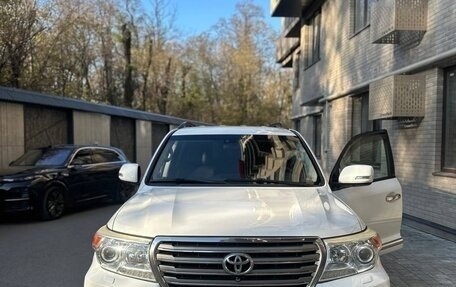 Toyota Land Cruiser 200, 2012 год, 3 200 000 рублей, 2 фотография