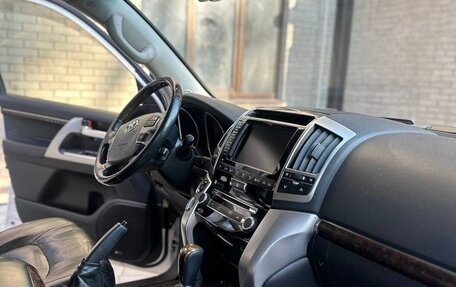 Toyota Land Cruiser 200, 2012 год, 3 200 000 рублей, 6 фотография