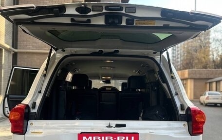 Toyota Land Cruiser 200, 2012 год, 3 200 000 рублей, 10 фотография