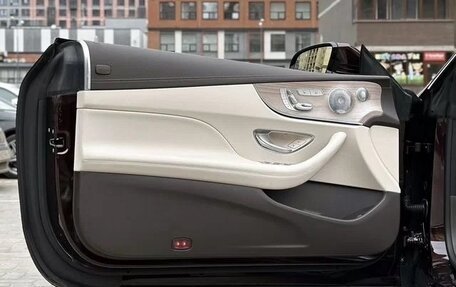 Mercedes-Benz E-Класс, 2018 год, 5 800 000 рублей, 29 фотография