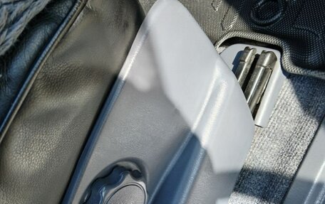 Toyota Land Cruiser Prado 90 рестайлинг, 1998 год, 2 330 000 рублей, 23 фотография