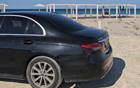 Mercedes-Benz E-Класс, 2020 год, 3 500 000 рублей, 6 фотография