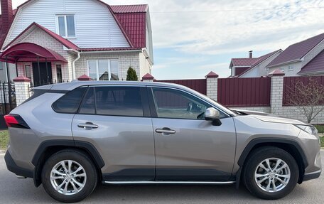 Toyota RAV4, 2021 год, 3 290 000 рублей, 7 фотография