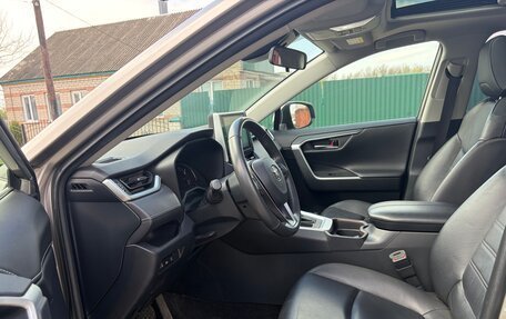 Toyota RAV4, 2021 год, 3 290 000 рублей, 11 фотография