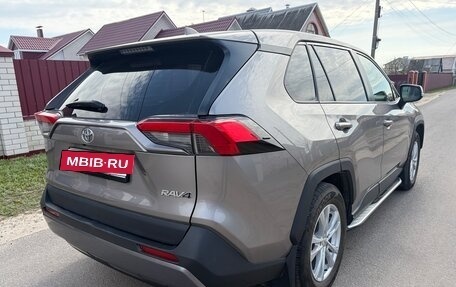 Toyota RAV4, 2021 год, 3 290 000 рублей, 6 фотография