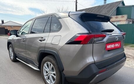 Toyota RAV4, 2021 год, 3 290 000 рублей, 4 фотография