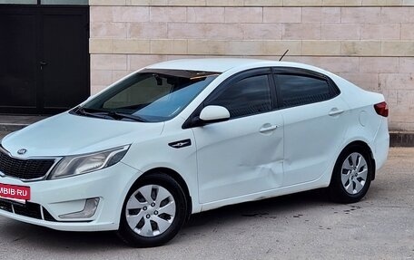 KIA Rio III рестайлинг, 2013 год, 600 000 рублей, 2 фотография