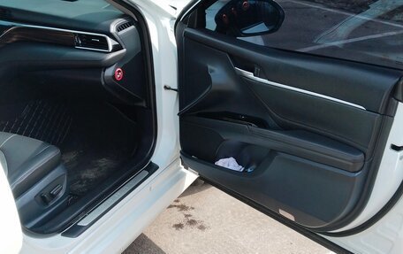 Toyota Camry, 2019 год, 3 300 000 рублей, 16 фотография