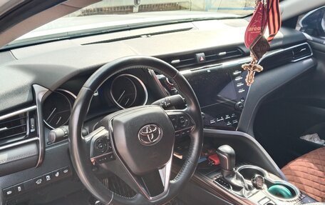 Toyota Camry, 2019 год, 3 300 000 рублей, 18 фотография