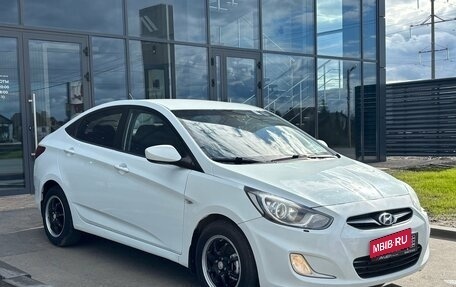 Hyundai Solaris II рестайлинг, 2011 год, 675 000 рублей, 3 фотография