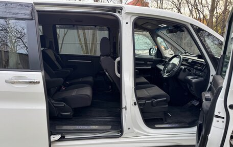 Honda Stepwgn IV, 2016 год, 1 599 000 рублей, 2 фотография