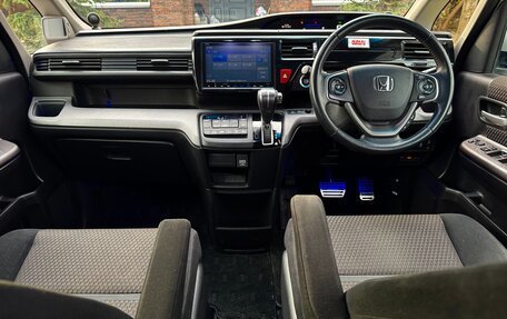 Honda Stepwgn IV, 2016 год, 1 599 000 рублей, 3 фотография