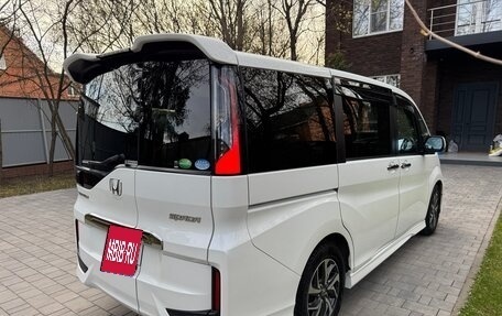 Honda Stepwgn IV, 2016 год, 1 599 000 рублей, 10 фотография