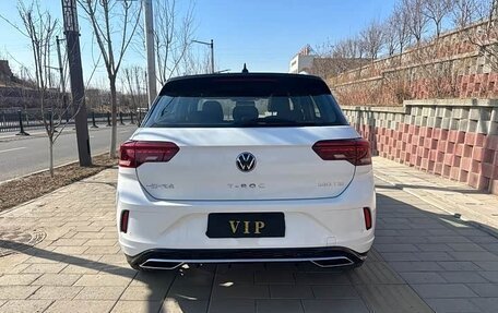 Volkswagen T-Roc I, 2023 год, 1 870 000 рублей, 5 фотография