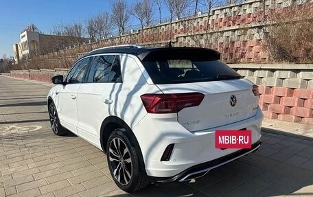 Volkswagen T-Roc I, 2023 год, 1 870 000 рублей, 4 фотография