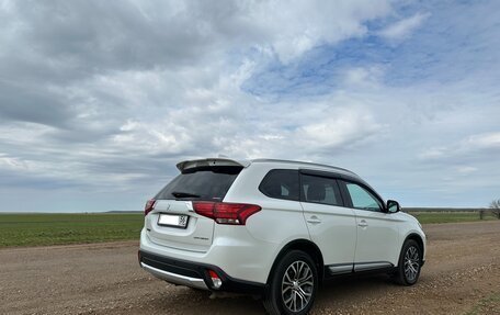 Mitsubishi Outlander III рестайлинг 3, 2018 год, 2 255 000 рублей, 12 фотография