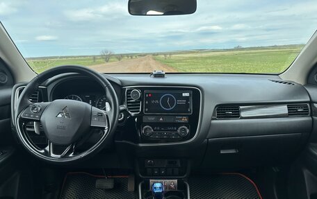 Mitsubishi Outlander III рестайлинг 3, 2018 год, 2 255 000 рублей, 7 фотография