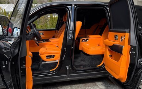 Rolls-Royce Cullinan, 2023 год, 53 000 000 рублей, 7 фотография