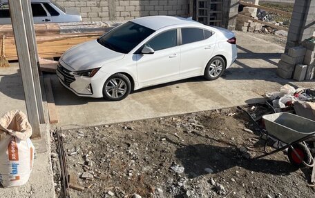 Hyundai Elantra VI рестайлинг, 2020 год, 1 700 000 рублей, 4 фотография