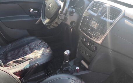 Renault Logan II, 2016 год, 430 000 рублей, 5 фотография