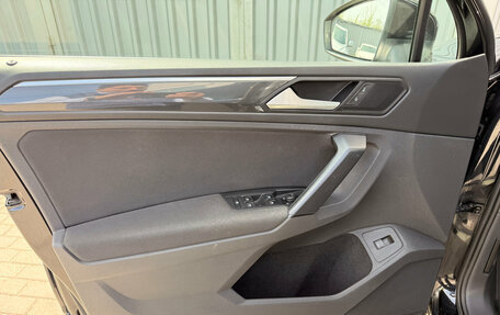 Volkswagen Tiguan II, 2018 год, 2 015 000 рублей, 22 фотография