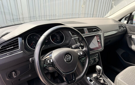 Volkswagen Tiguan II, 2018 год, 2 015 000 рублей, 19 фотография