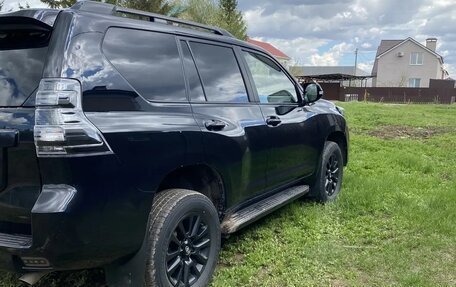 Toyota Land Cruiser Prado 150 рестайлинг 2, 2015 год, 3 380 000 рублей, 3 фотография