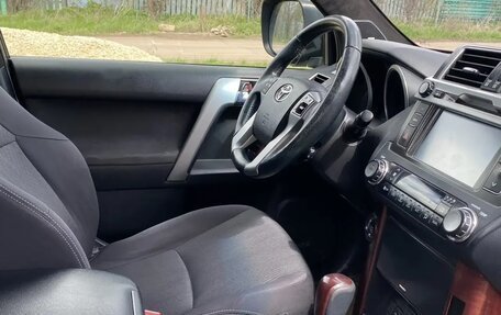 Toyota Land Cruiser Prado 150 рестайлинг 2, 2015 год, 3 380 000 рублей, 13 фотография