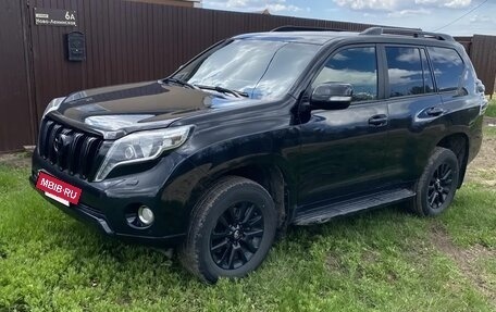 Toyota Land Cruiser Prado 150 рестайлинг 2, 2015 год, 3 380 000 рублей, 10 фотография