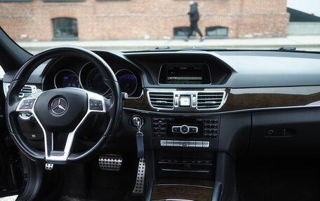 Mercedes-Benz E-Класс, 2014 год, 2 200 000 рублей, 21 фотография