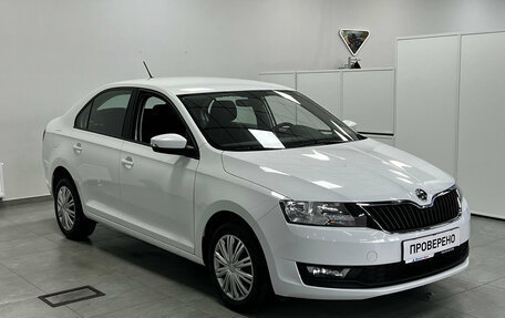 Skoda Rapid I, 2019 год, 1 600 000 рублей, 2 фотография