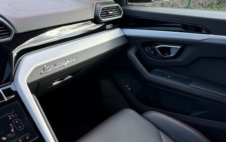 Lamborghini Urus I, 2020 год, 23 000 000 рублей, 26 фотография