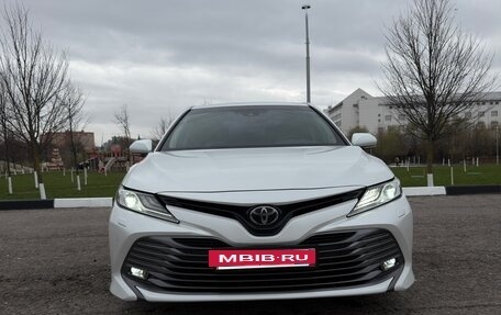 Toyota Camry, 2020 год, 3 300 000 рублей, 3 фотография
