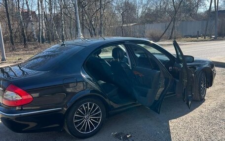 Mercedes-Benz E-Класс, 2005 год, 900 000 рублей, 8 фотография