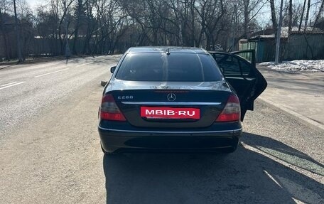 Mercedes-Benz E-Класс, 2005 год, 900 000 рублей, 6 фотография