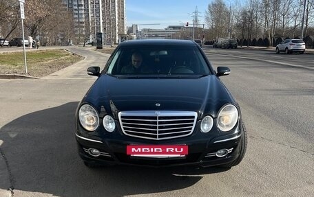 Mercedes-Benz E-Класс, 2005 год, 900 000 рублей, 10 фотография