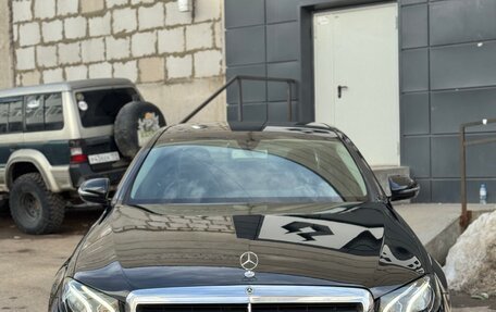 Mercedes-Benz E-Класс, 2019 год, 2 150 000 рублей, 4 фотография