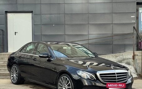 Mercedes-Benz E-Класс, 2019 год, 2 150 000 рублей, 5 фотография