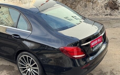 Mercedes-Benz E-Класс, 2019 год, 2 150 000 рублей, 15 фотография