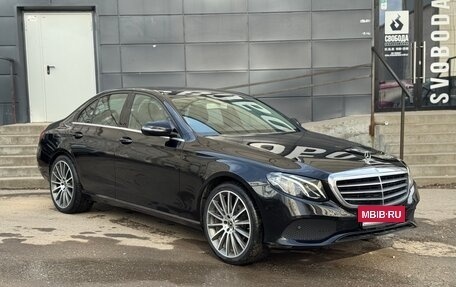 Mercedes-Benz E-Класс, 2019 год, 2 150 000 рублей, 6 фотография