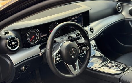 Mercedes-Benz E-Класс, 2019 год, 2 150 000 рублей, 21 фотография