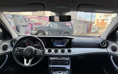 Mercedes-Benz E-Класс, 2019 год, 2 150 000 рублей, 28 фотография